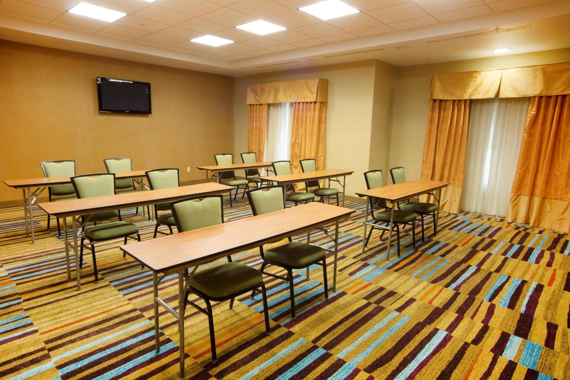 Fairfield Inn And Suites By Marriott Маскоги Экстерьер фото